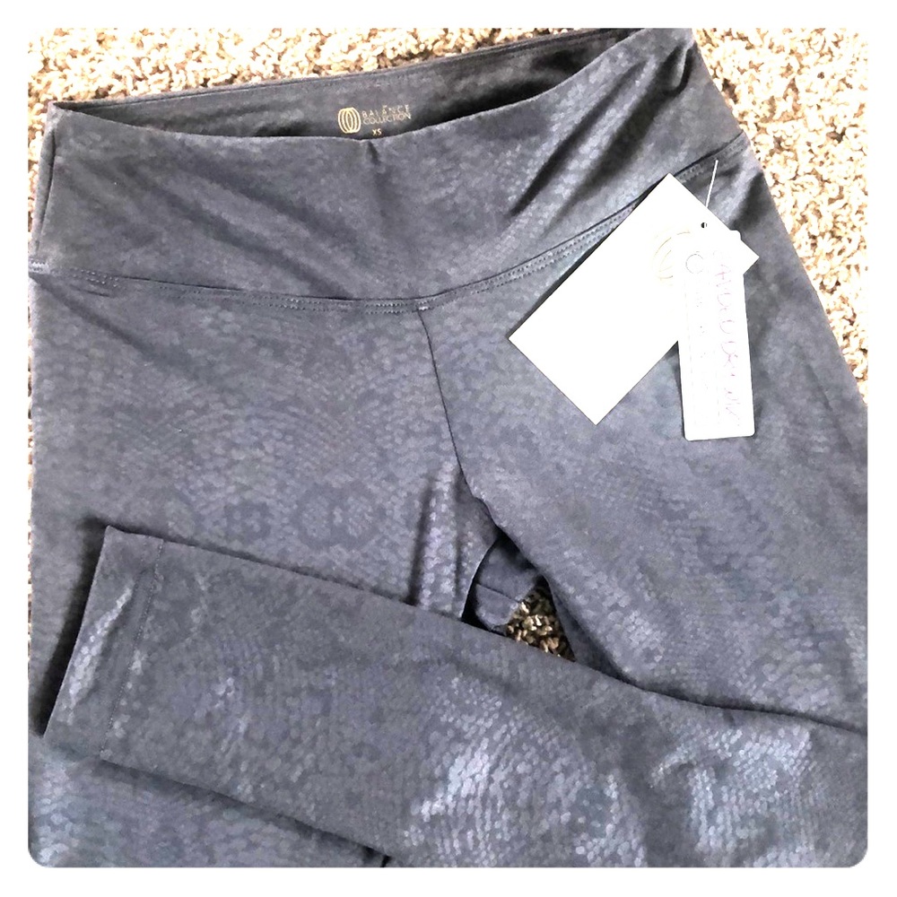 Balance Collection Leggings / Active wear